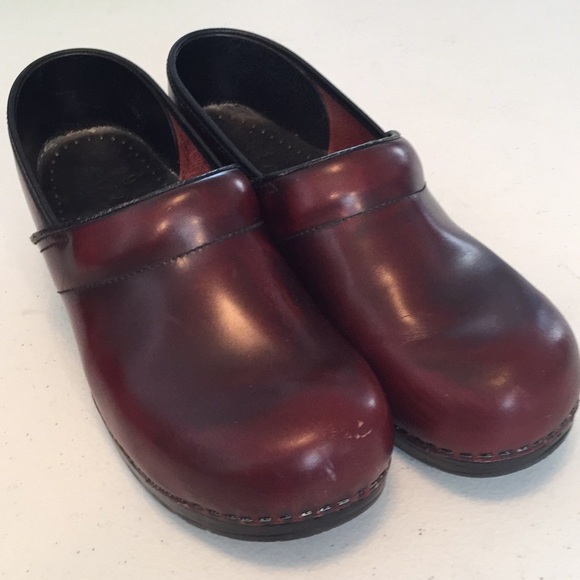 Dansko Shoes - FINAL PRICE DROP Dansko clog